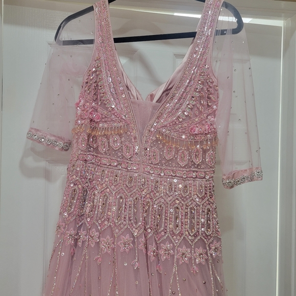 Formal party gown dress. Medium size, soft baby pink, brand new. Net material. - Picture 6 of 8